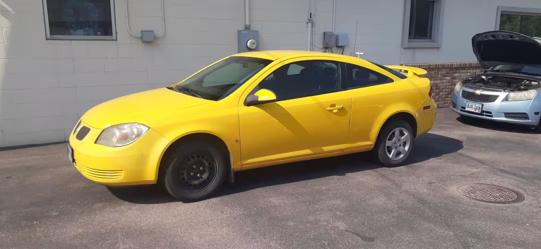 2009 Pontiac G5 - 1G2AS18H597240538 - Image #2