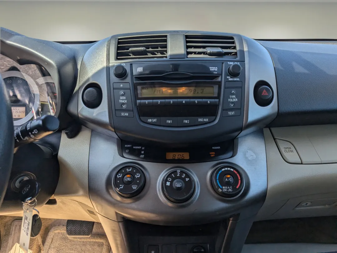 2009 Toyota RAV4 - JTMZF33V39D008324 - Image #16