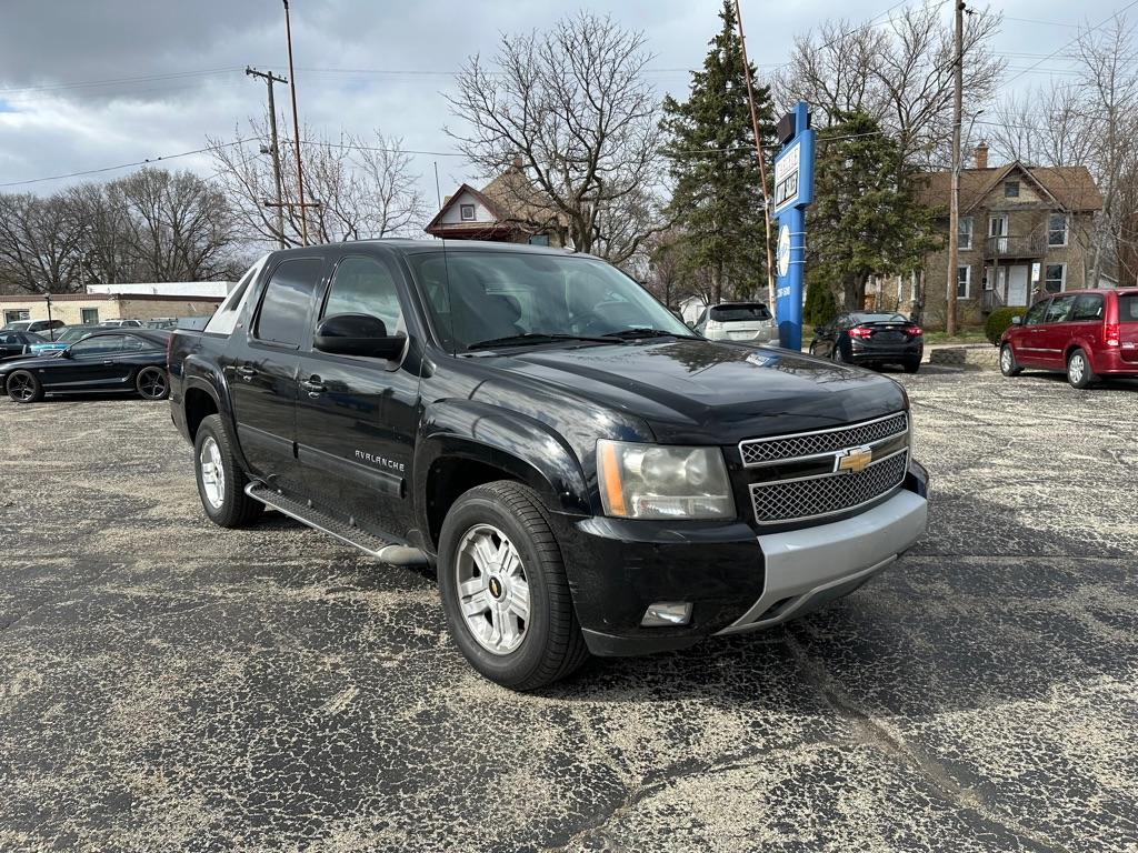2010 Chevrolet Avalanche - 3GNNCFE07AG155805 - Image #2