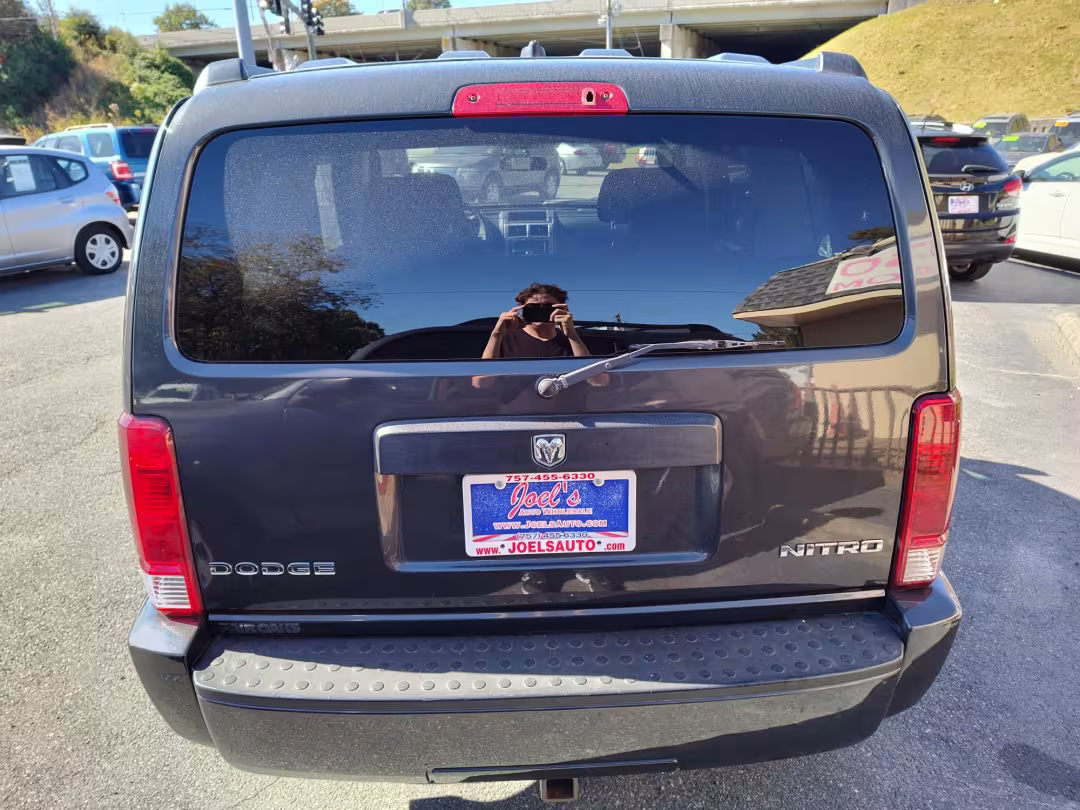 2010 Dodge Nitro - 1D4PU4GK1AW161377 - Image #11