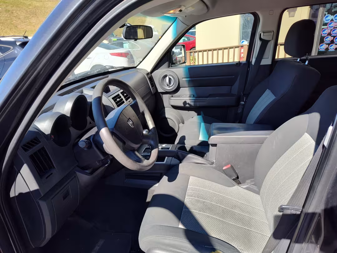 2010 Dodge Nitro - 1D4PU4GK1AW161377 - Image #5