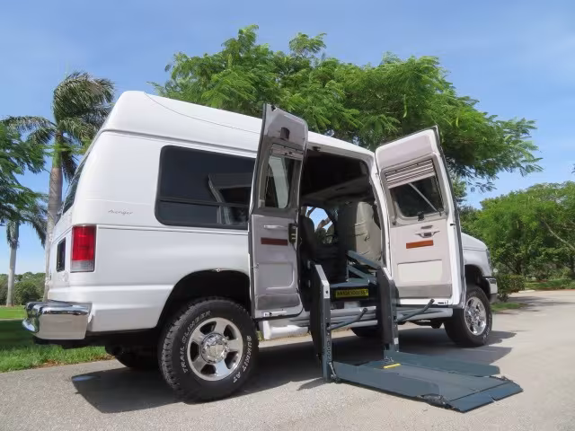 2010 Ford E-Series Van - 1FTSE3ESXADA07568 - Image #2
