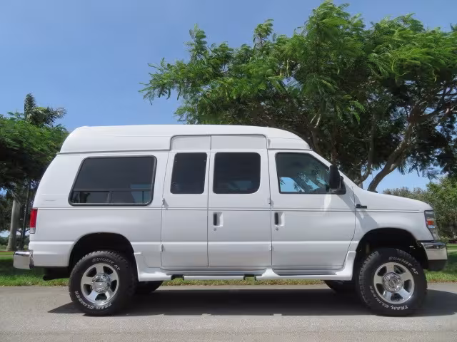 2010 Ford E-Series Van - 1FTSE3ESXADA07568 - Image #3