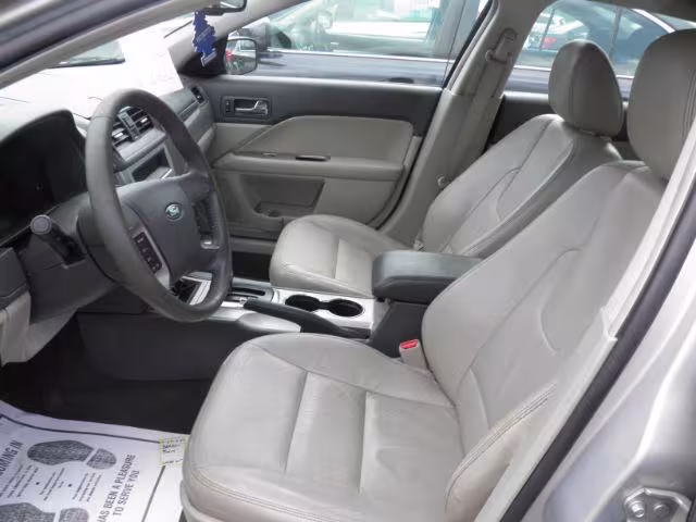 2010 Ford Fusion - 3FAHP0JA2AR163102 - Image #1