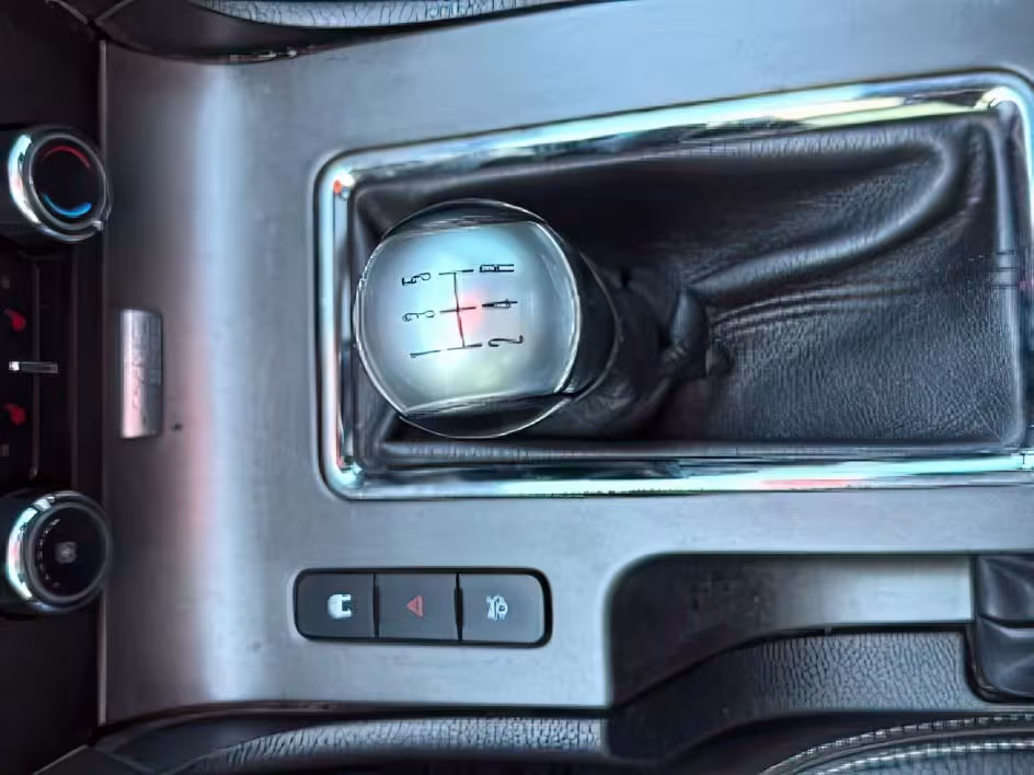 2010 Ford Mustang - 1ZVBP8CH1A5103613 - Image #16
