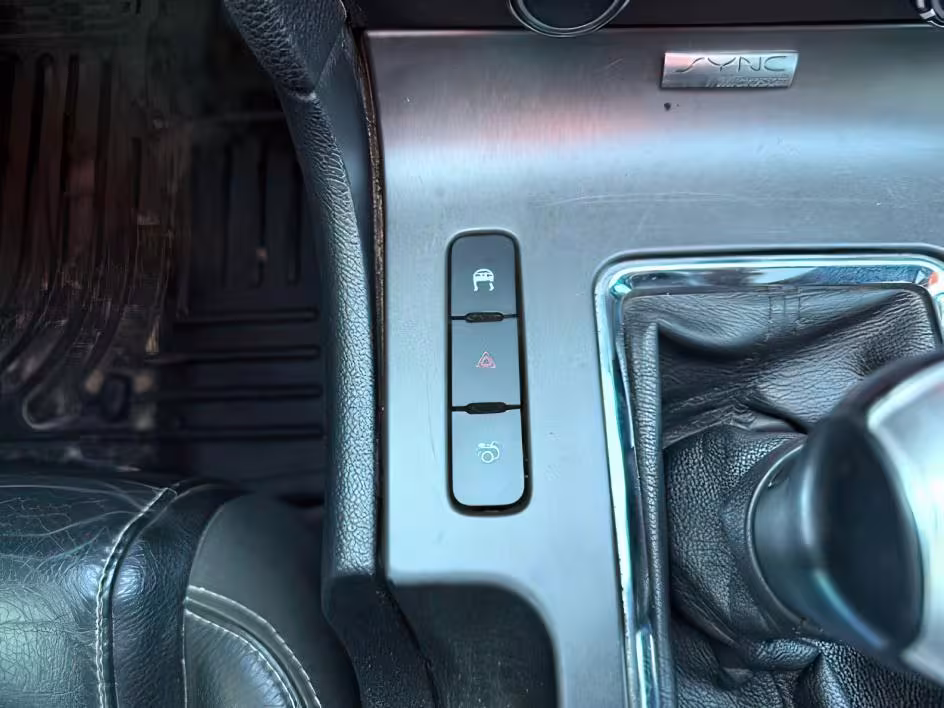 2010 Ford Mustang - 1ZVBP8CH1A5103613 - Image #18