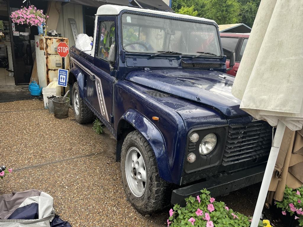 2010 Land Rover DEFENDER - SALLDVAD7AA277941 - Image #1