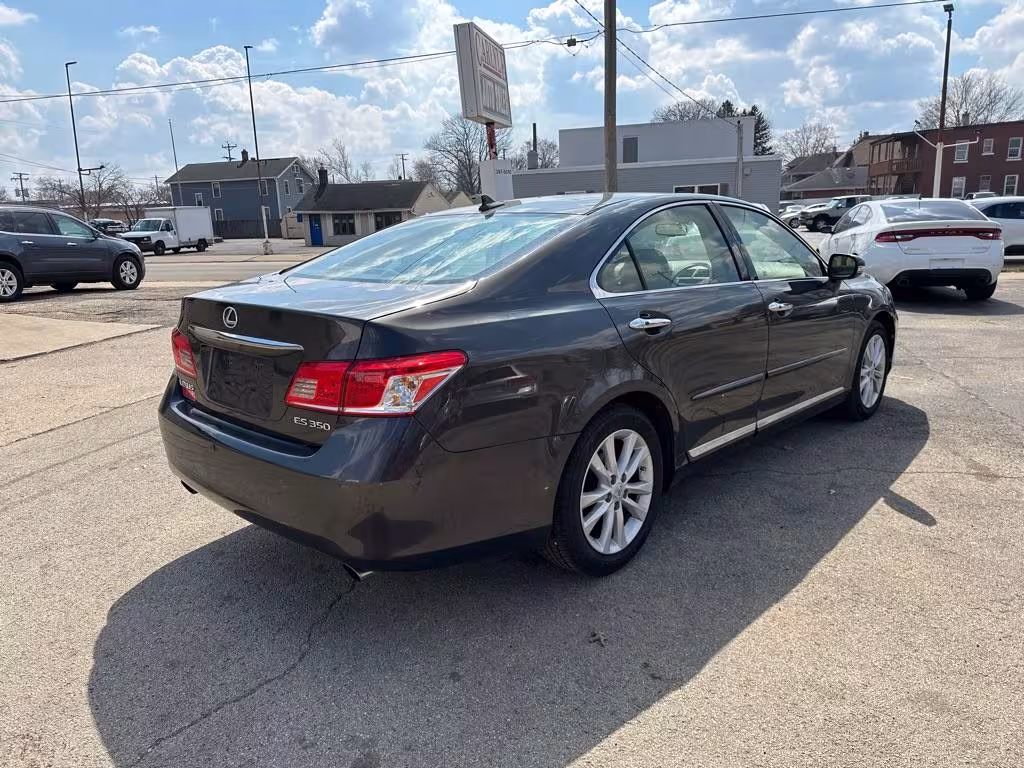2010 Lexus ES 350 - JTHBK1EG2A2367744 - Image #2