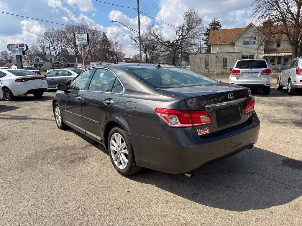 2010 Lexus ES 350 - JTHBK1EG2A2367744 - Image #3