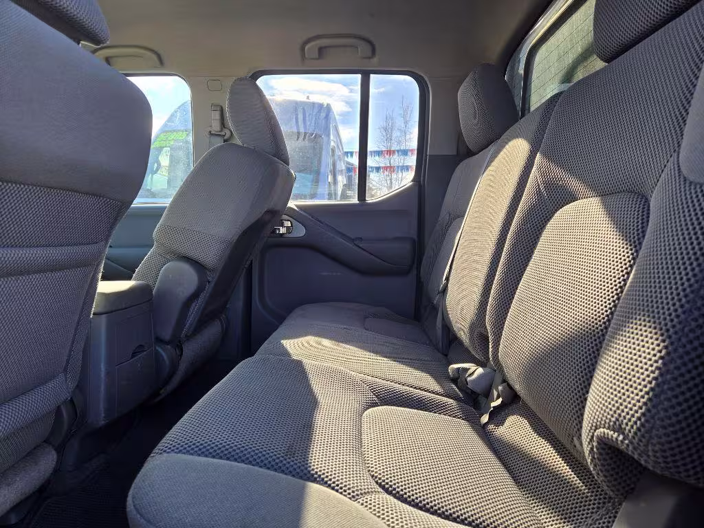 2010 Nissan Frontier - 1N6AD0EVXAC408287 - Image #3