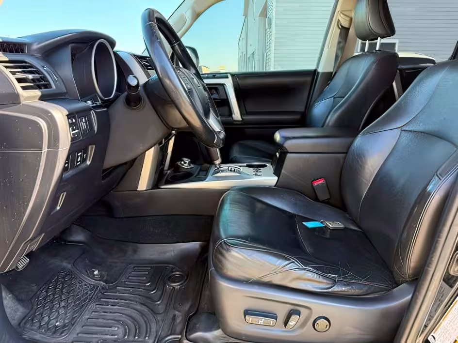 2010 Toyota 4Runner - JTEBU5JR7A5028143 - Image #34