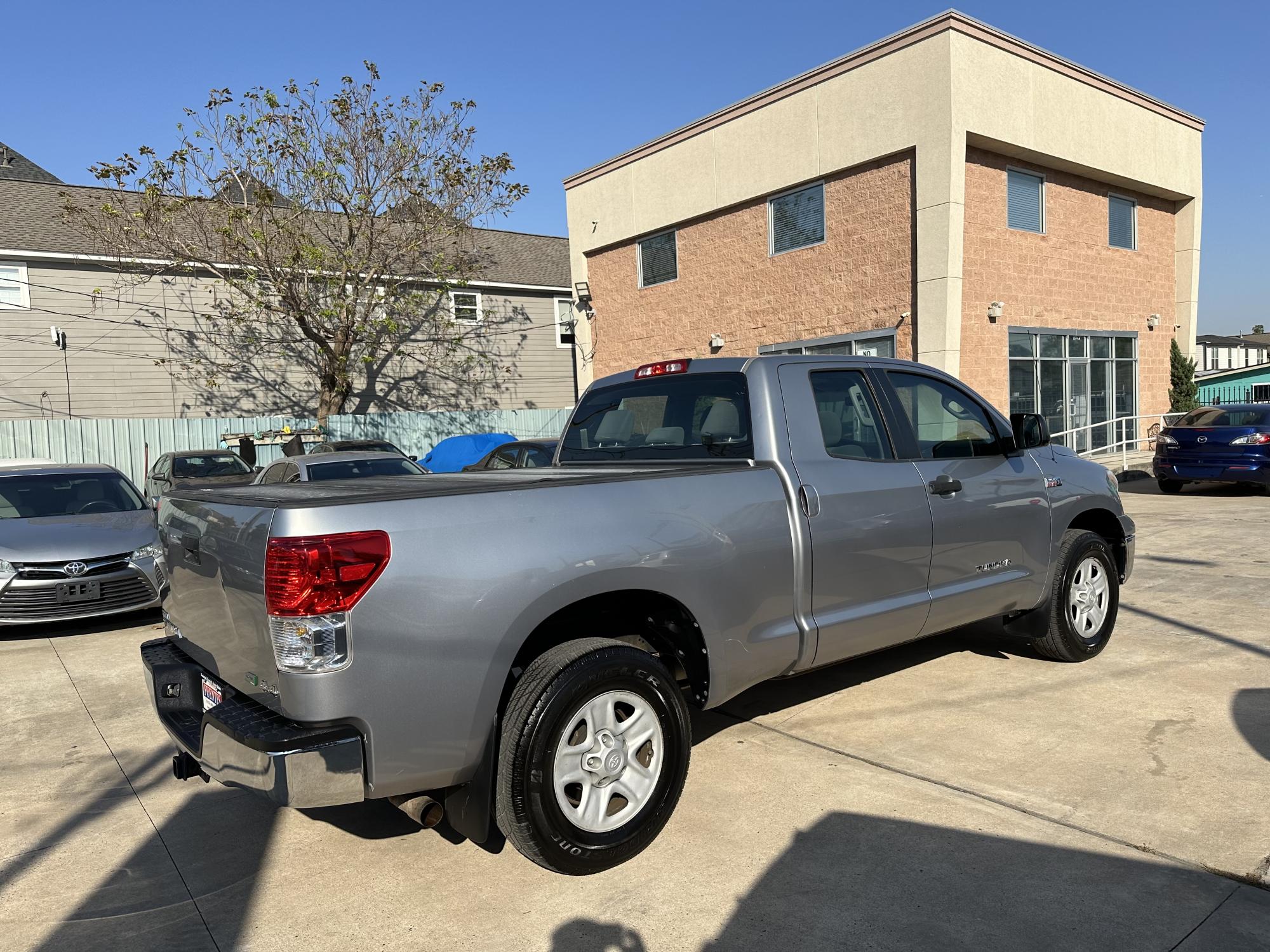2010 Toyota Tundra - 5TFUW5F14AX116954 - Image #3