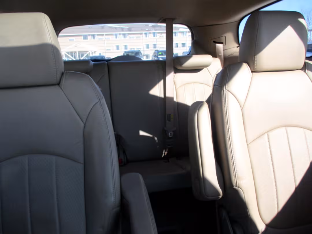 2011 Buick Enclave - 5GAKVBED8BJ375389 - Image #11