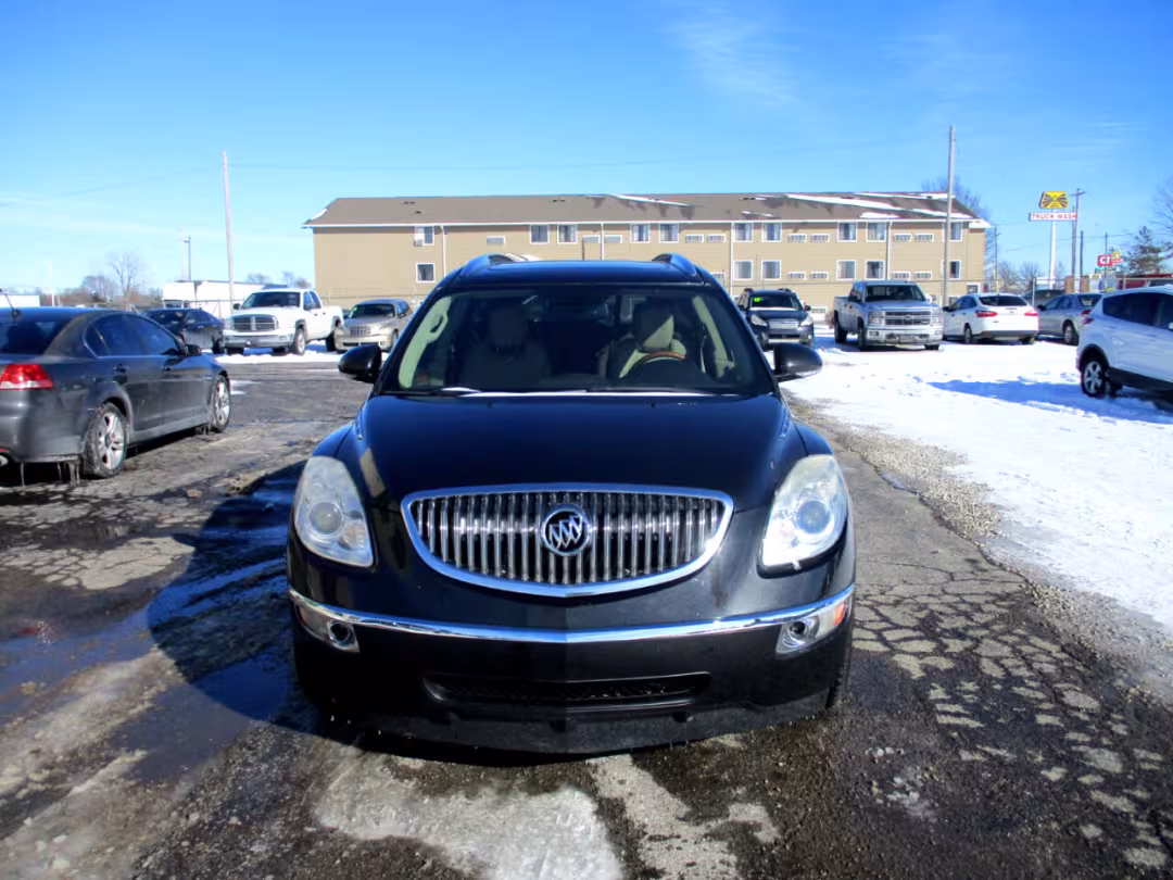2011 Buick Enclave - 5GAKVBED8BJ375389 - Image #2