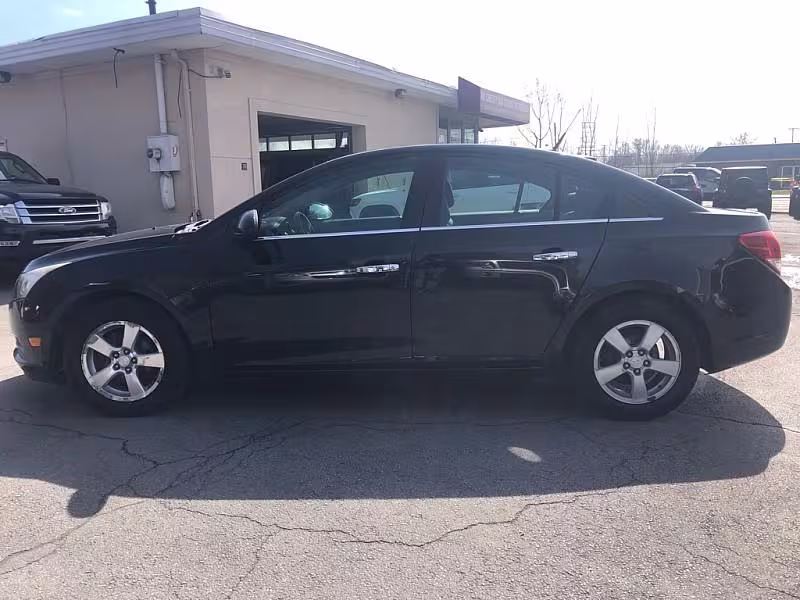 2011 Chevrolet Cruze - 1G1PG5S91B7157137 - Image #2