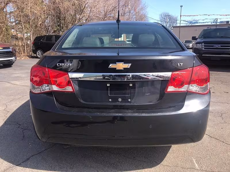 2011 Chevrolet Cruze - 1G1PG5S91B7157137 - Image #4