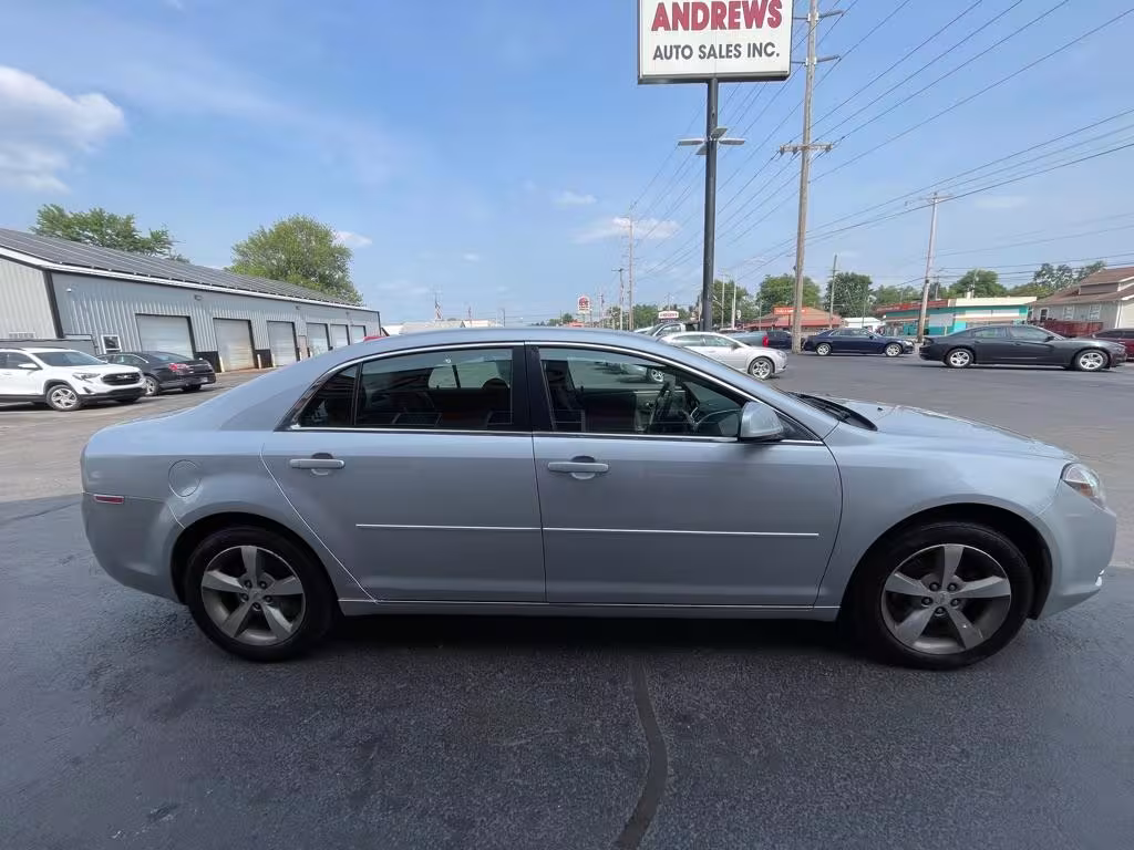 2011 Chevrolet Malibu - 1G1ZC5E14BF165166 - Image #3