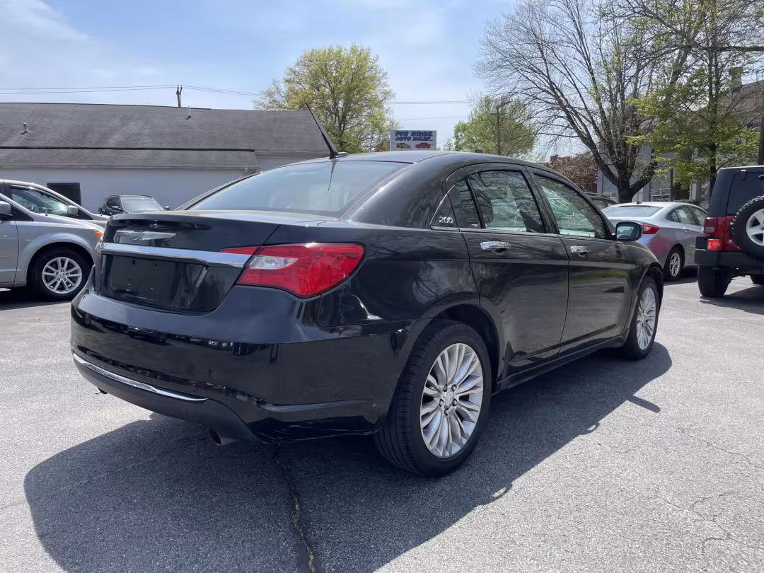 2011 Chrysler 200 - 1C3BC2FG9BN505965 - Image #3