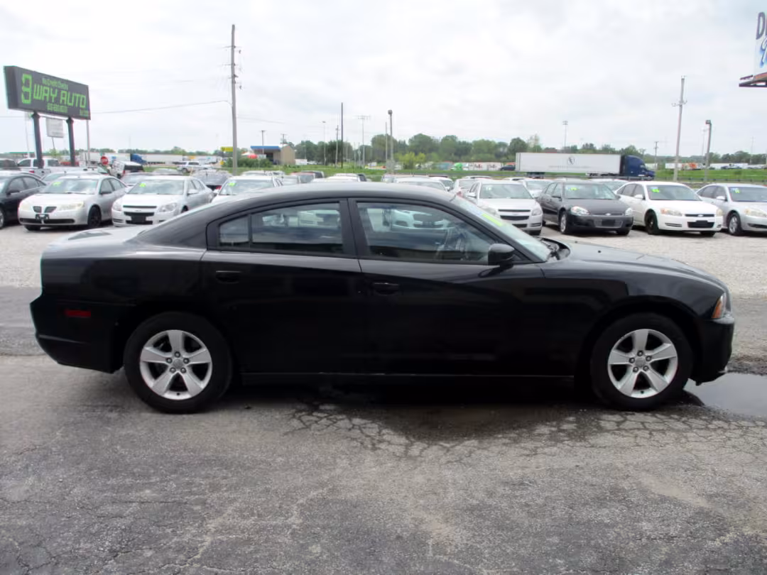 2011 Dodge Charger - 2B3CL3CG6BH544159 - Image #3