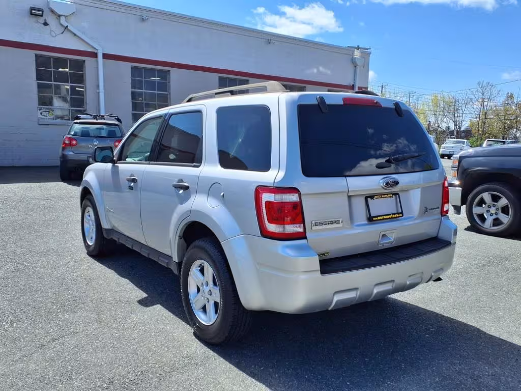 2011 Ford Escape Hybrid - 1FMCU5K30BKC19632 - Image #2