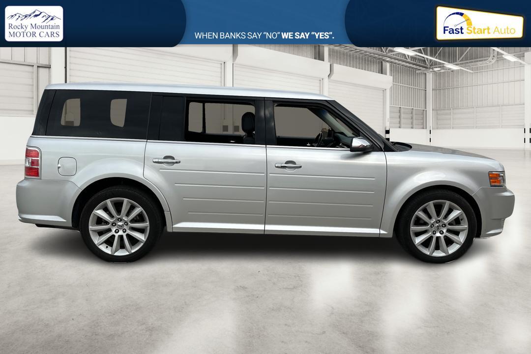 2011 Ford Flex - 2FMHK6DT9BBD32648 - Image #2