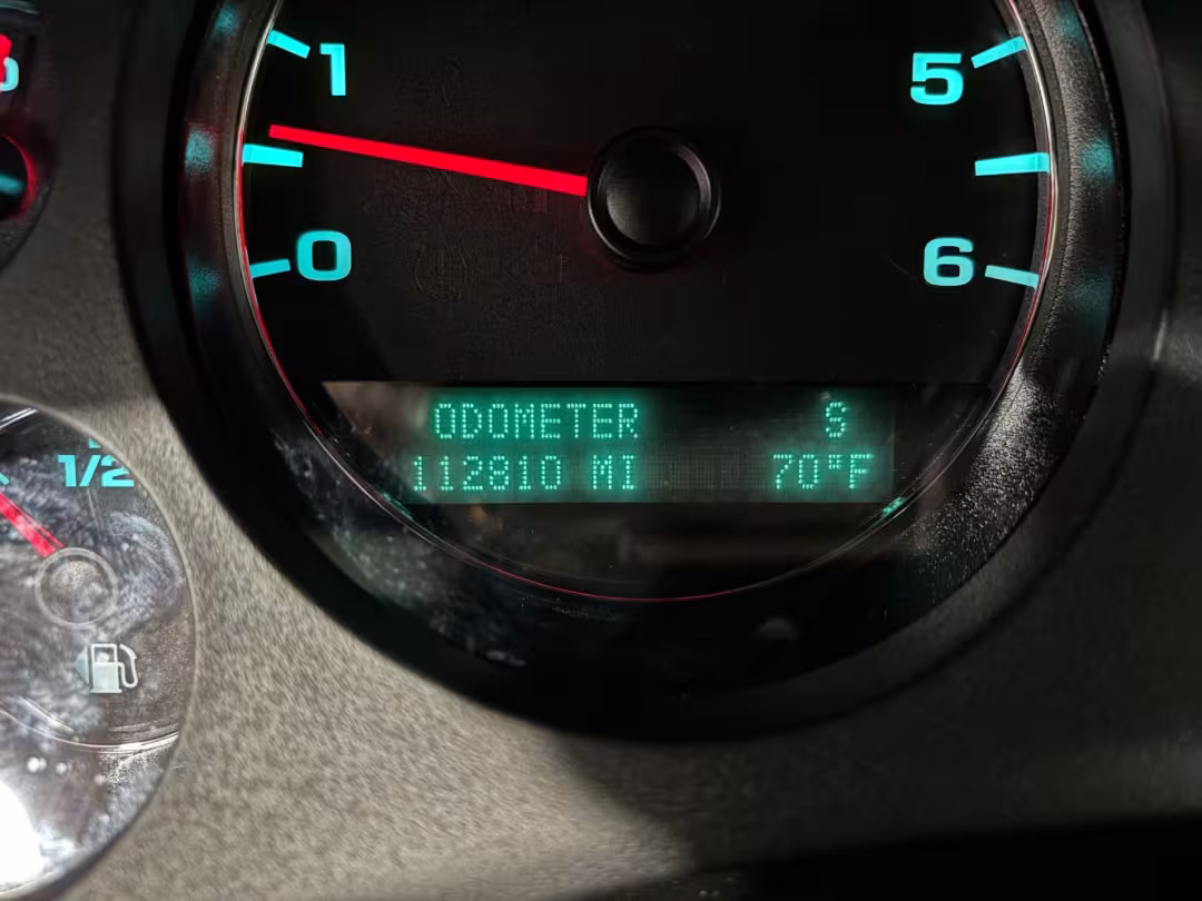 2011 GMC Yukon XL 1500 - 1GKS2LE37BR240981 - Image #22