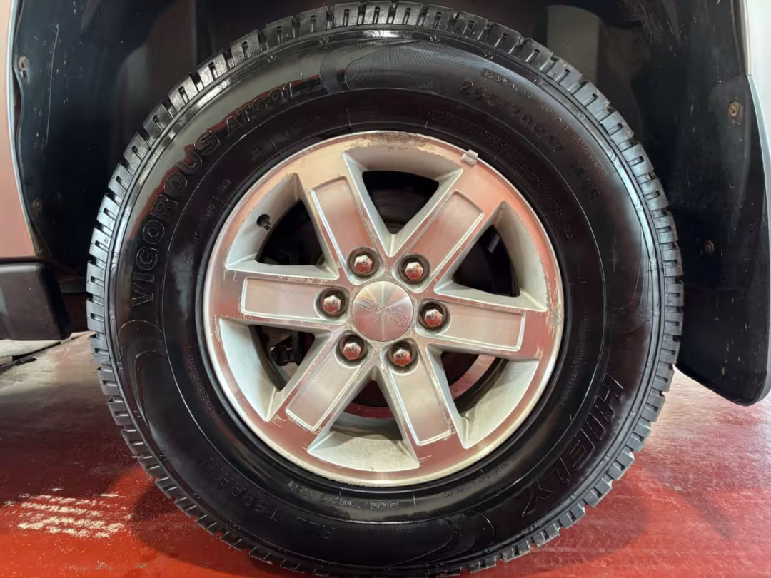 2011 GMC Yukon XL 1500 - 1GKS2LE37BR240981 - Image #41