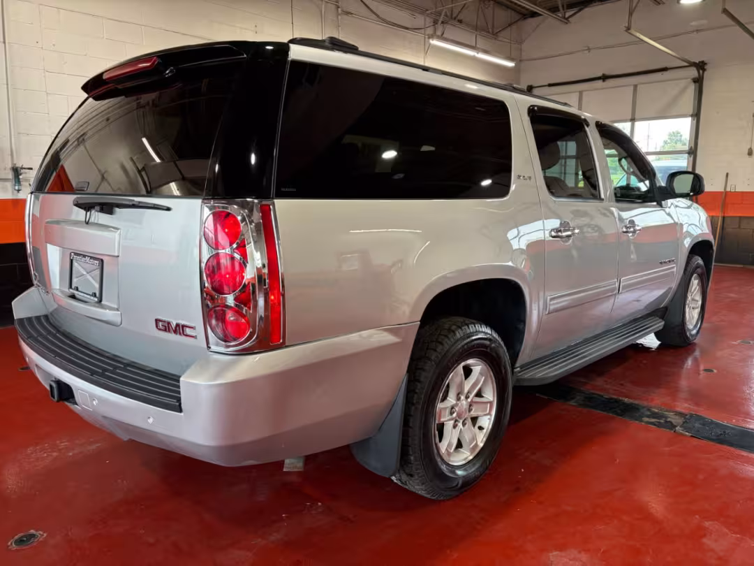 2011 GMC Yukon XL 1500 - 1GKS2LE37BR240981 - Image #7