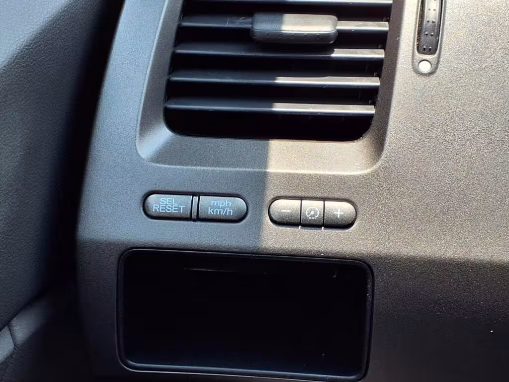 2011 Honda Civic - 2HGFA1F5XBH516351 - Image #22