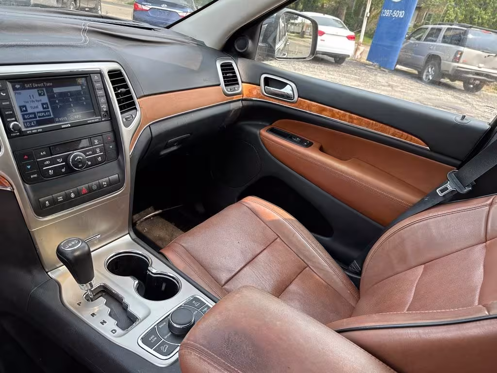2011 Jeep Grand Cherokee - 1J4RR6GT9BC661053 - Image #12