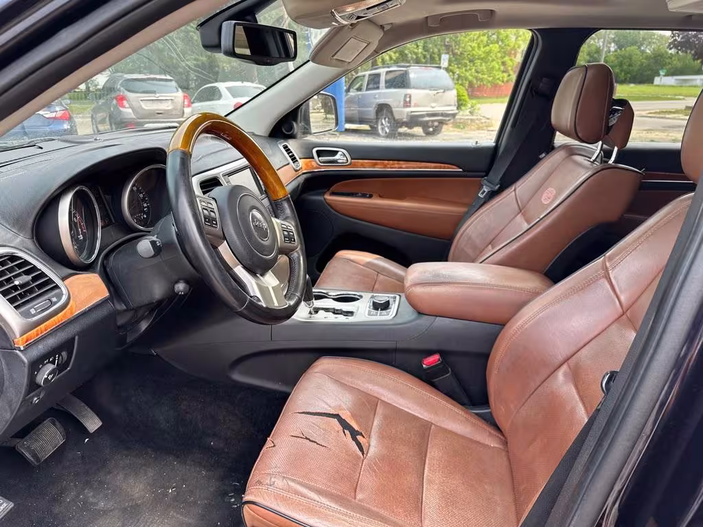 2011 Jeep Grand Cherokee - 1J4RR6GT9BC661053 - Image #9