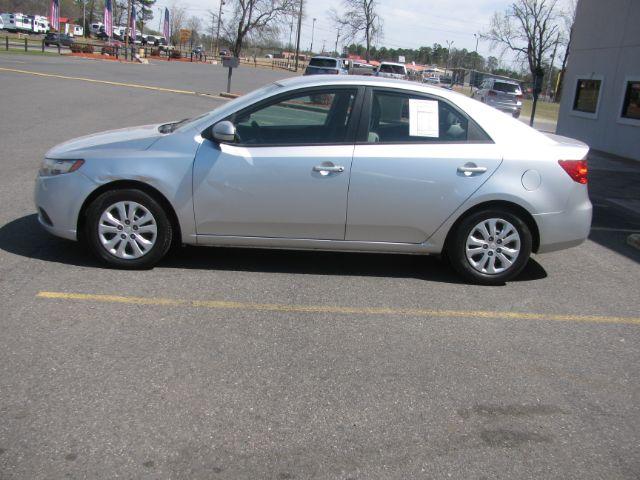 2011 Kia Forte - KNAFU4A20B5465757 - Image #2