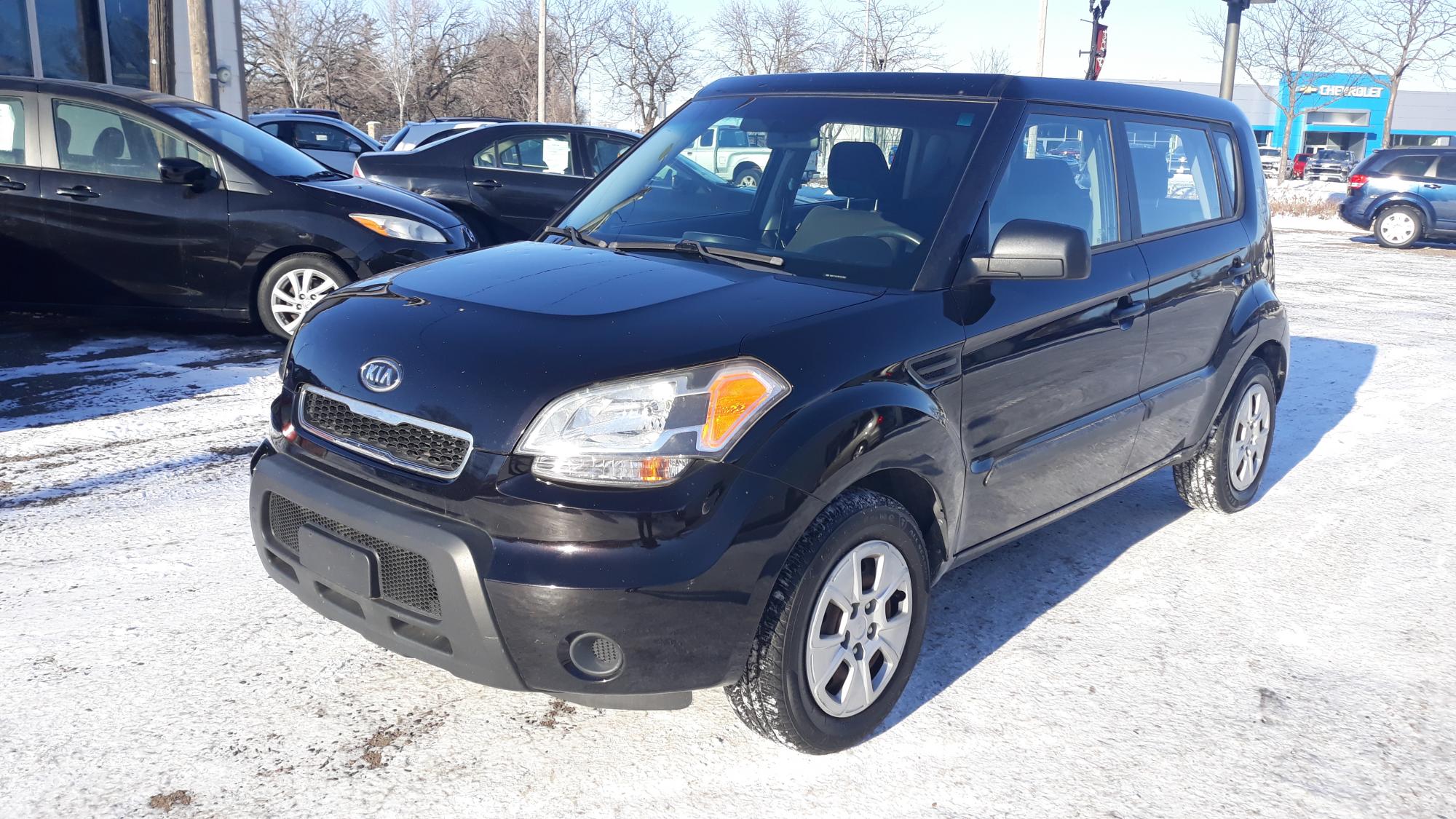 2011 Kia Soul - KNDJT2A17B7257035 - Image #1