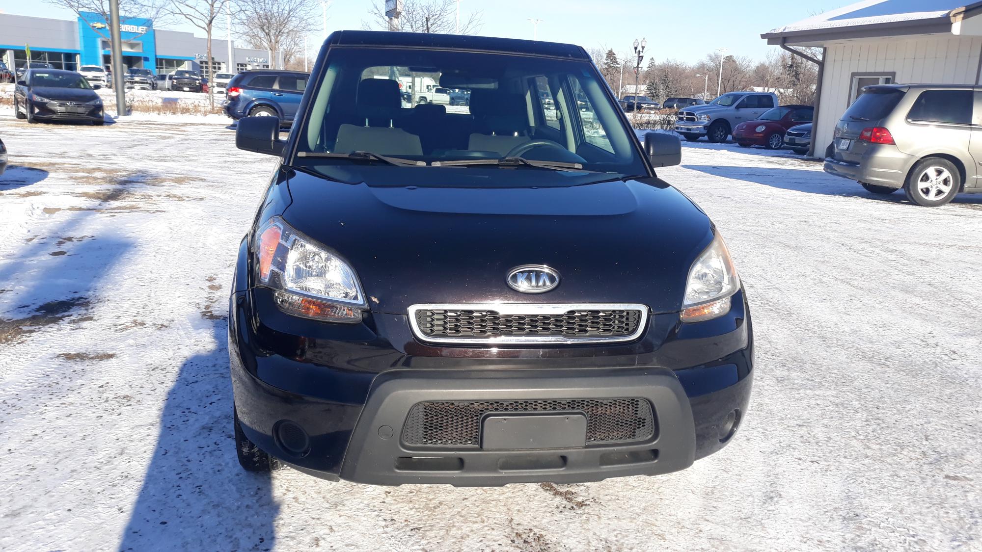 2011 Kia Soul - KNDJT2A17B7257035 - Image #2