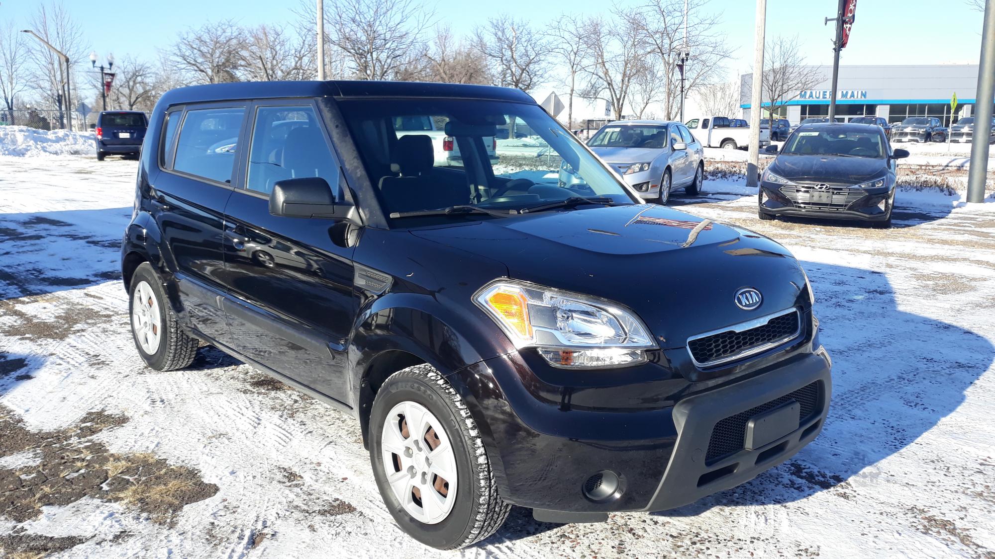2011 Kia Soul - KNDJT2A17B7257035 - Image #3