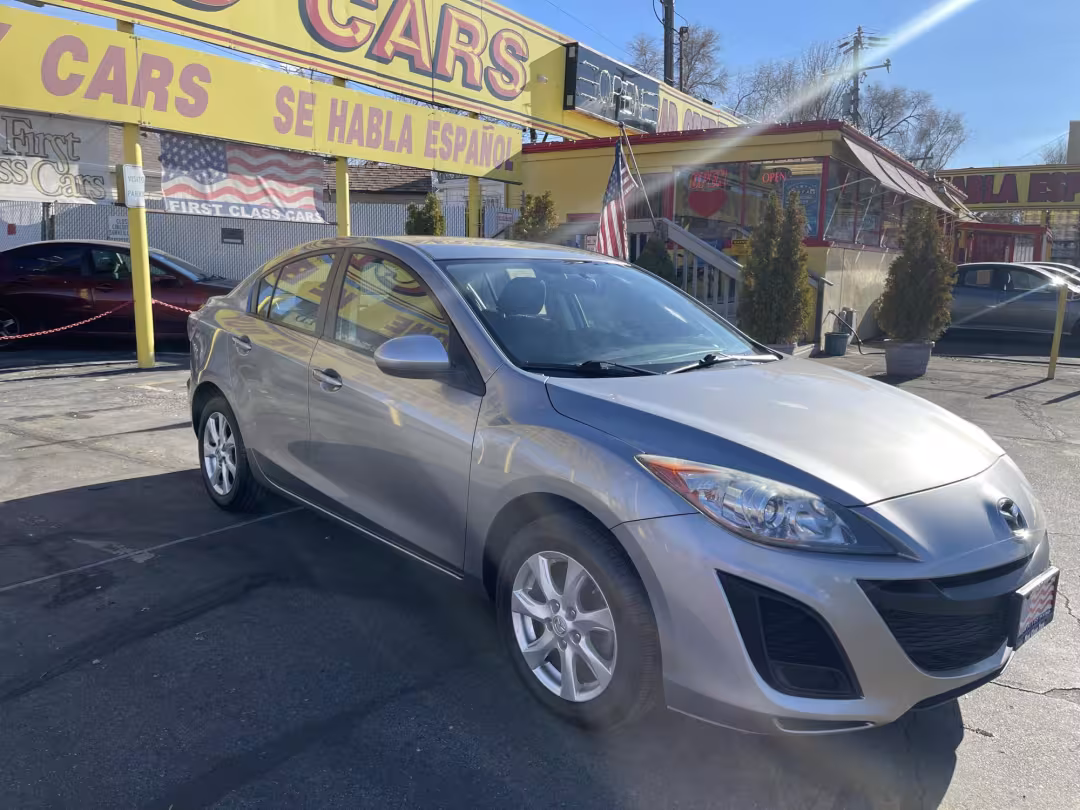 2011 Mazda MAZDA3 - JM1BL1VG1B1420326 - Image #2