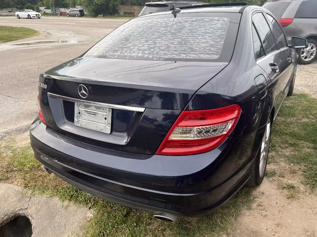 2011 Mercedes-Benz C-Class - WDDGF5EB3BR162262 - Image #3