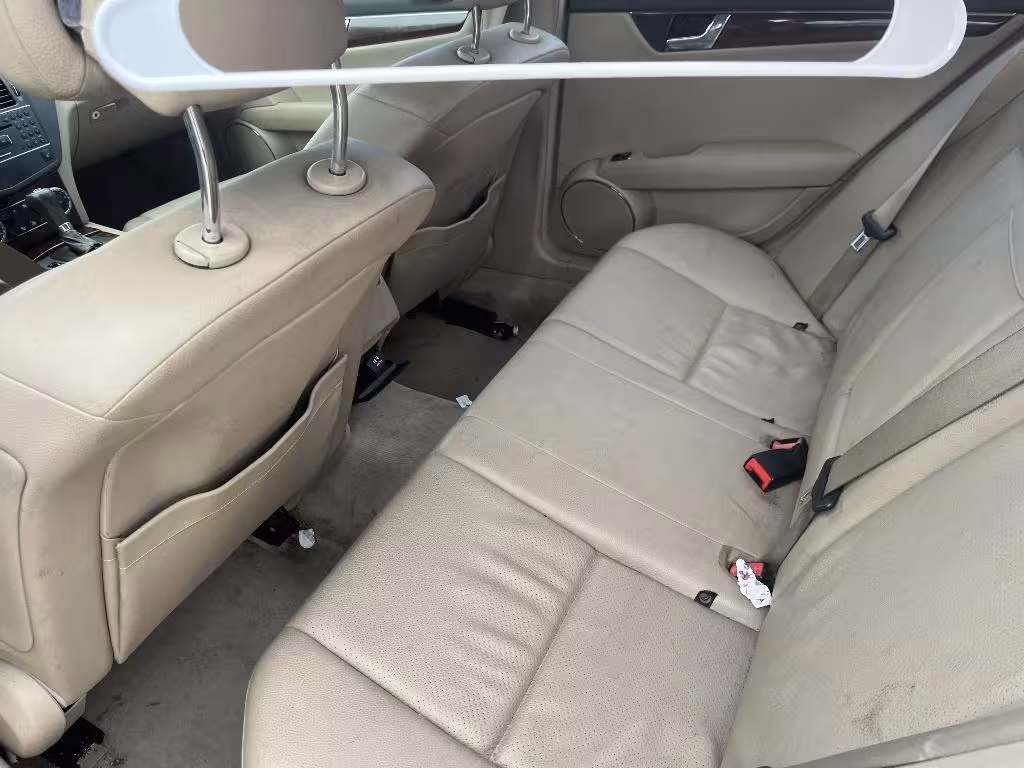 2011 Mercedes-Benz C-Class - WDDGF5EB3BR162262 - Image #5