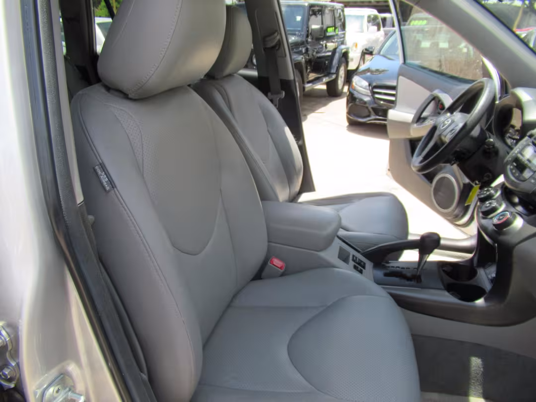 2011 Toyota RAV4 - 2T3ZF4DVXBW094146 - Image #13