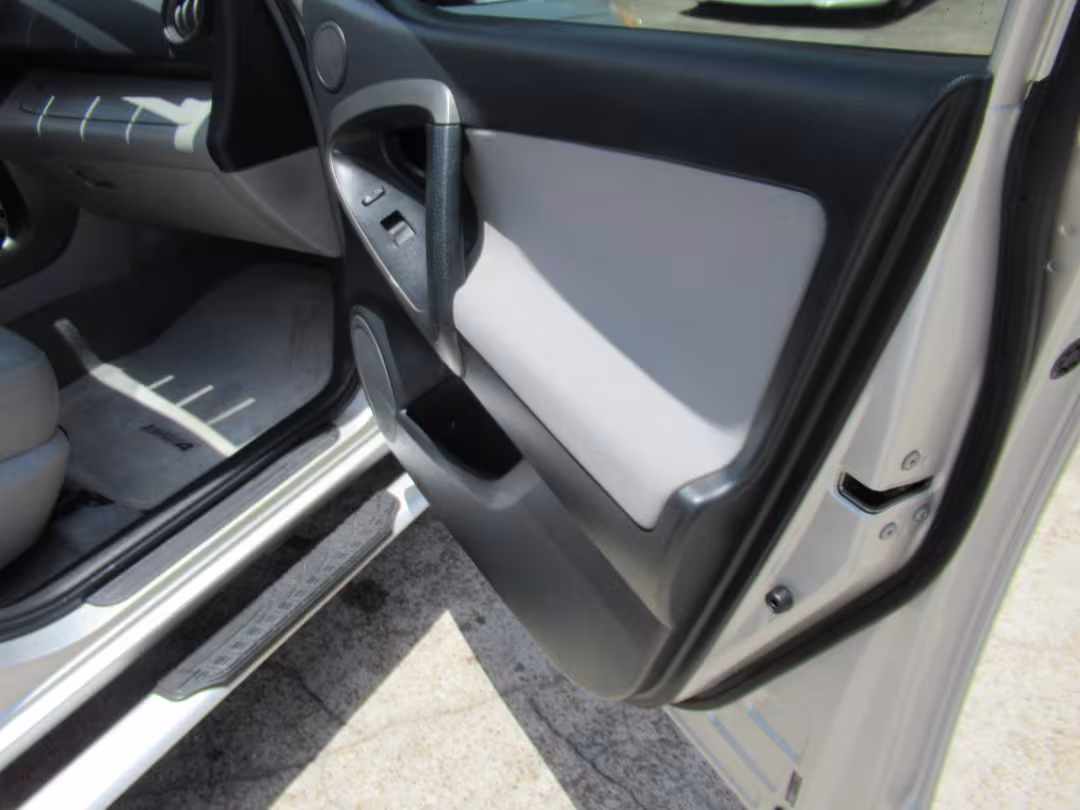2011 Toyota RAV4 - 2T3ZF4DVXBW094146 - Image #14