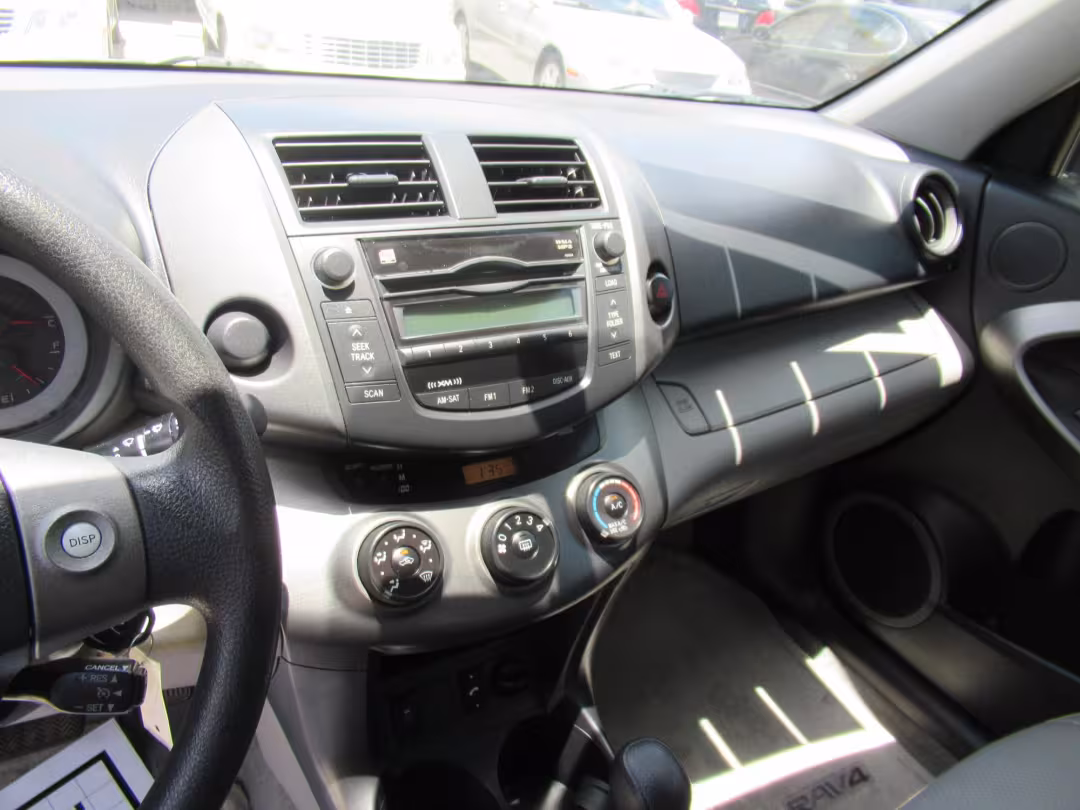 2011 Toyota RAV4 - 2T3ZF4DVXBW094146 - Image #4