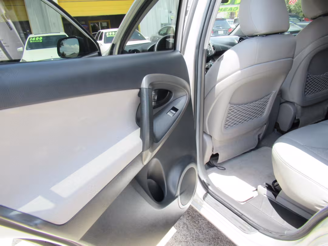 2011 Toyota RAV4 - 2T3ZF4DVXBW094146 - Image #8