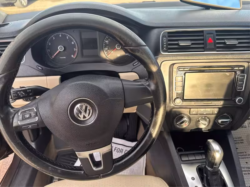 2011 Volkswagen Jetta - 3VWDX7AJ2BM341586 - Image #14
