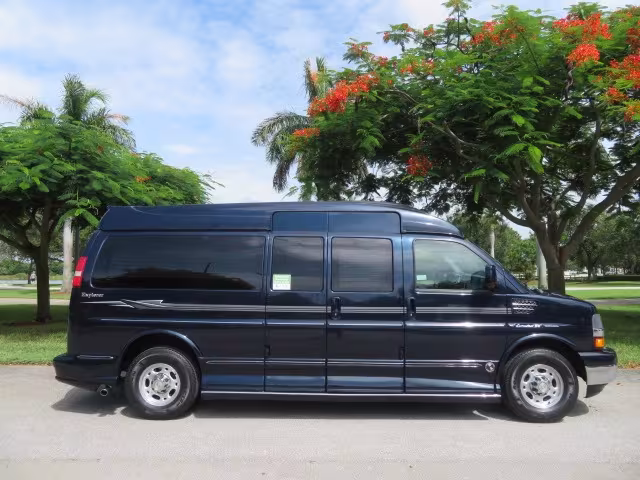 2012 Chevrolet Express - 1GBWGLCG1C1192497 - Image #3