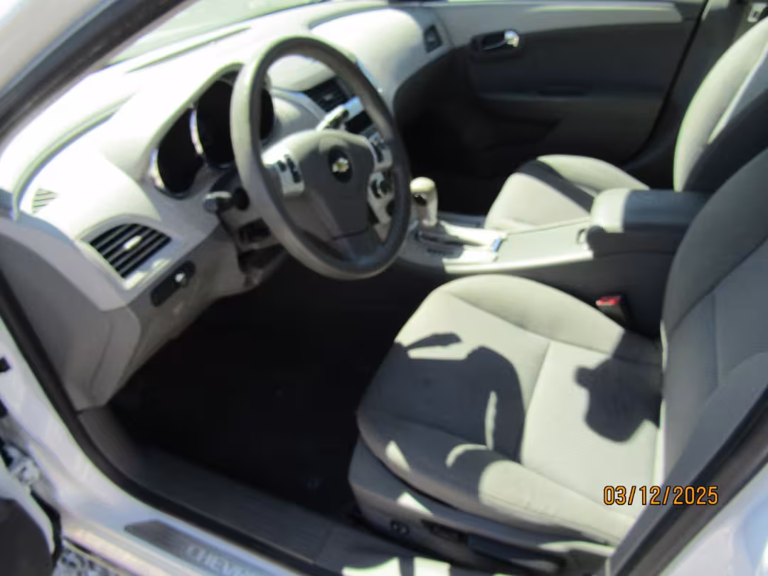 2012 Chevrolet Malibu - 1G1ZC5E01CF103734 - Image #3