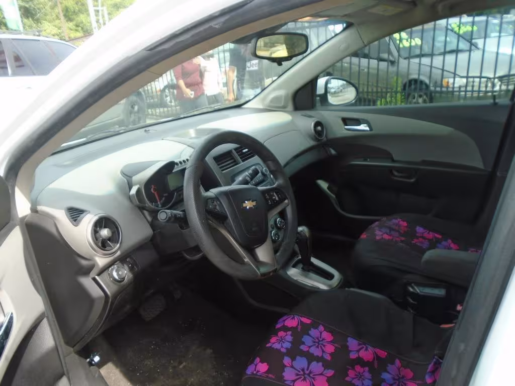2012 Chevrolet Sonic - 1G1JC5SH9C4181391 - Image #6