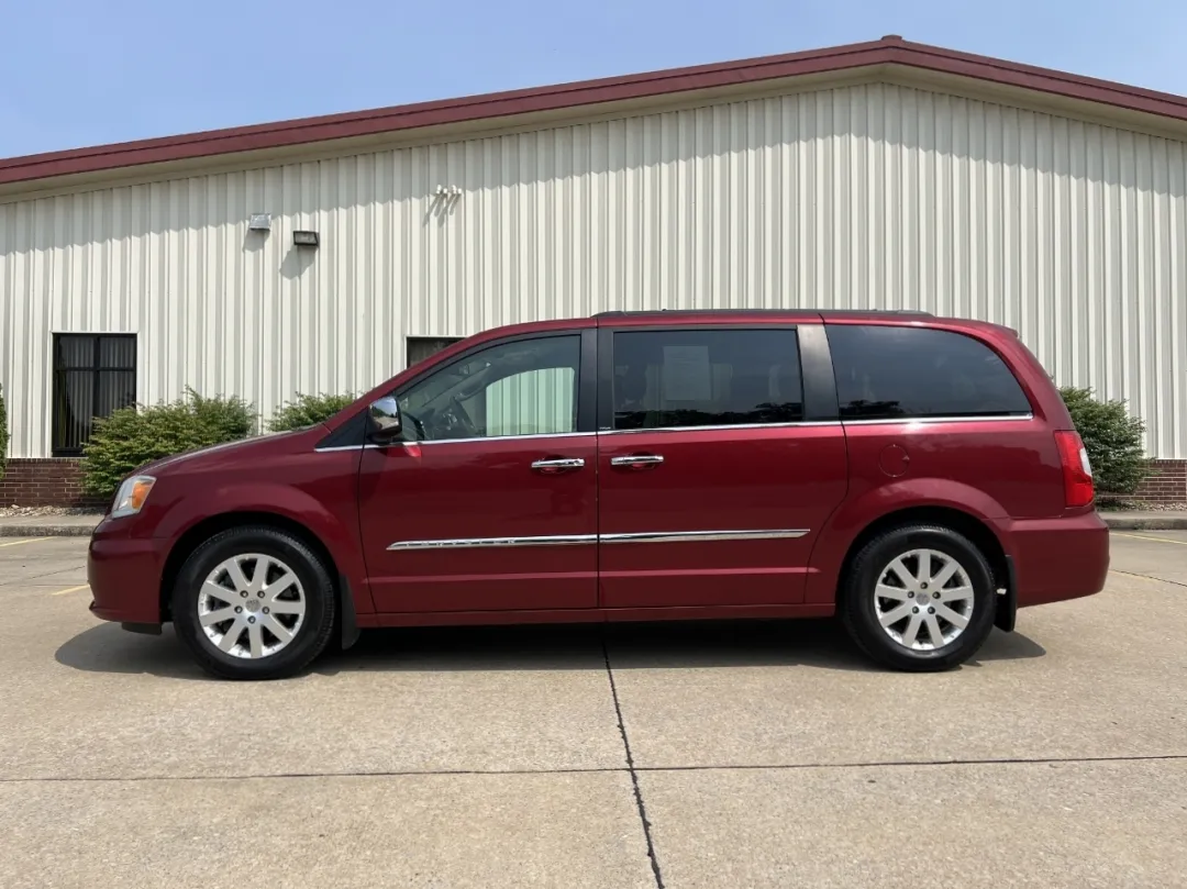 2012 Chrysler Town & Country - 2C4RC1CG1CR413486 - Image #10