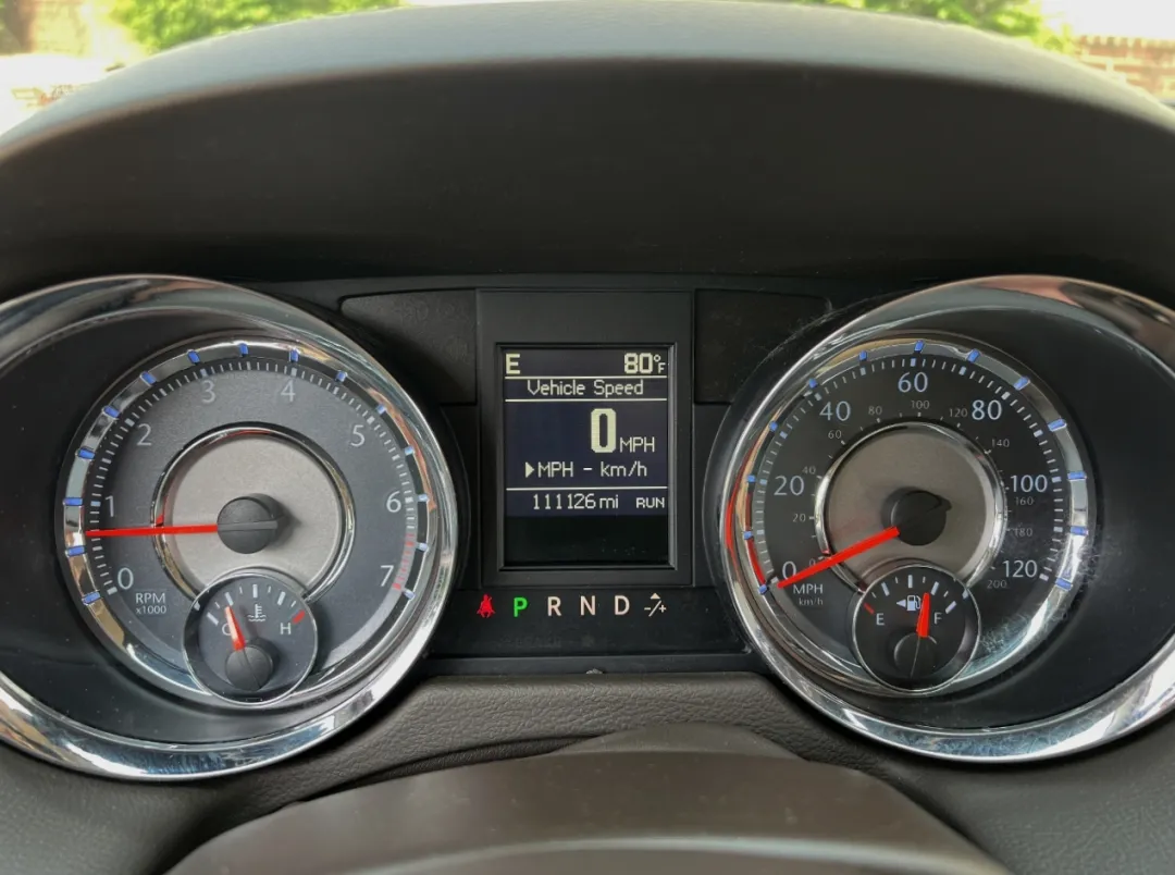 2012 Chrysler Town & Country - 2C4RC1CG1CR413486 - Image #2