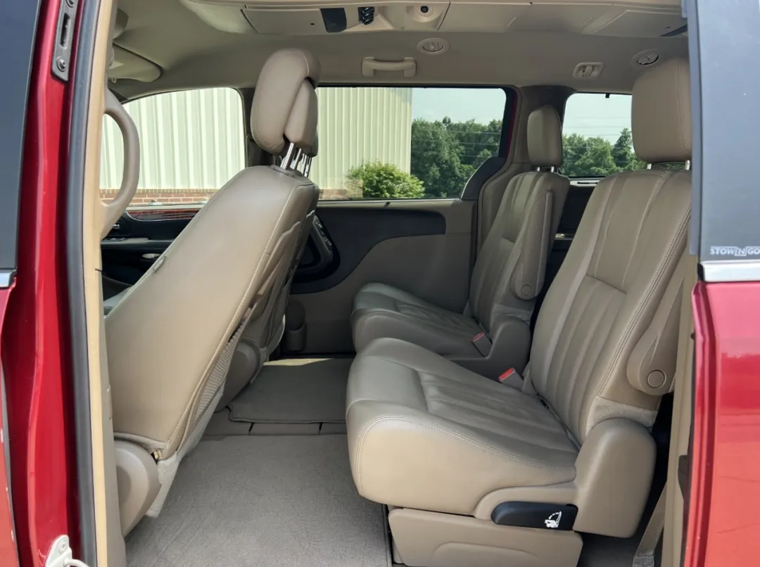 2012 Chrysler Town & Country - 2C4RC1CG1CR413486 - Image #20