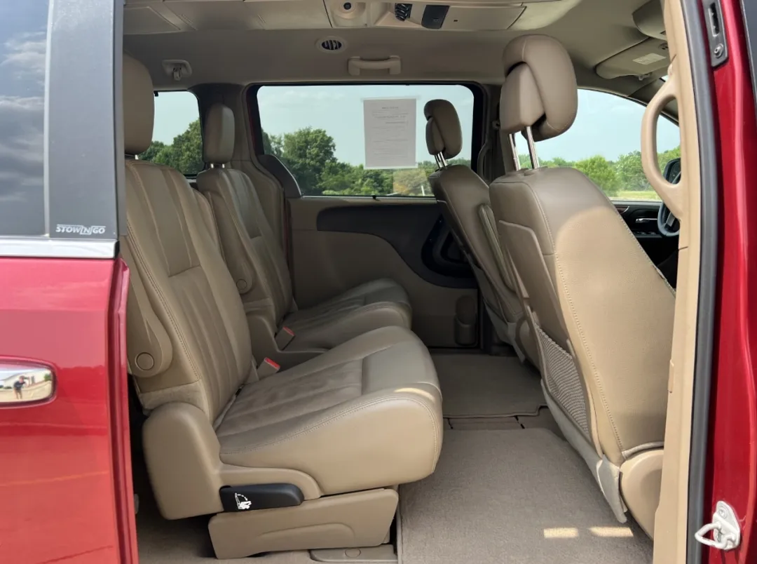 2012 Chrysler Town & Country - 2C4RC1CG1CR413486 - Image #21